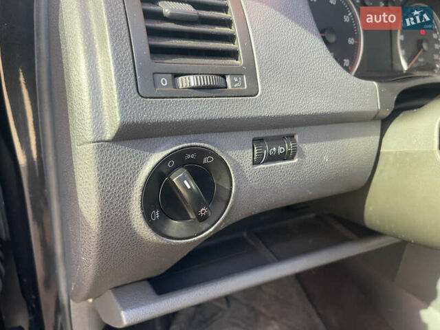 Черный Фольксваген Поло, объемом двигателя 1.4 л и пробегом 158 тыс. км за 4999 $, фото 19 на Automoto.ua