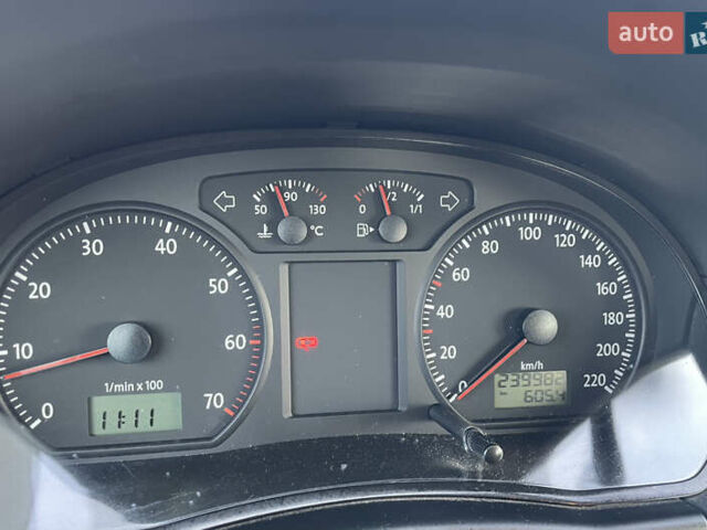 Черный Фольксваген Поло, объемом двигателя 1.39 л и пробегом 240 тыс. км за 4400 $, фото 11 на Automoto.ua