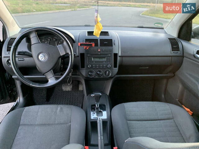 Черный Фольксваген Поло, объемом двигателя 1.4 л и пробегом 190 тыс. км за 6999 $, фото 28 на Automoto.ua