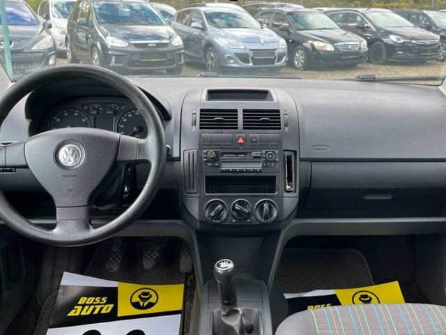 Чорний Фольксваген Поло, об'ємом двигуна 1.4 л та пробігом 247 тис. км за 4600 $, фото 7 на Automoto.ua