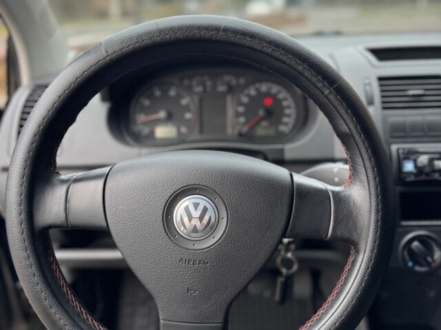 Черный Фольксваген Поло, объемом двигателя 1.4 л и пробегом 212 тыс. км за 4500 $, фото 20 на Automoto.ua