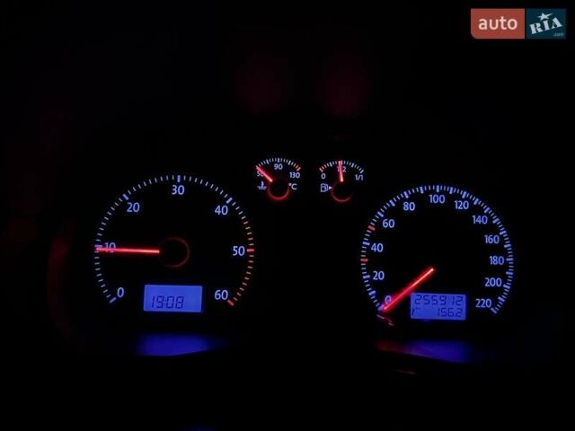 Черный Фольксваген Поло, объемом двигателя 1.4 л и пробегом 256 тыс. км за 4000 $, фото 55 на Automoto.ua