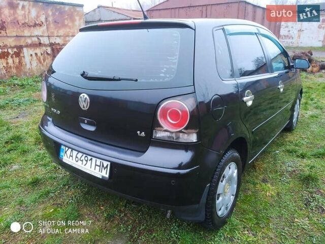 Черный Фольксваген Поло, объемом двигателя 1.39 л и пробегом 340 тыс. км за 4000 $, фото 7 на Automoto.ua
