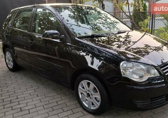 Черный Фольксваген Поло, объемом двигателя 1.4 л и пробегом 211 тыс. км за 4700 $, фото 29 на Automoto.ua