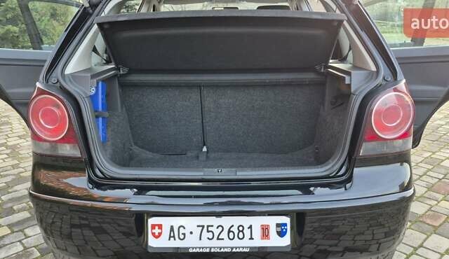 Черный Фольксваген Поло, объемом двигателя 1.6 л и пробегом 167 тыс. км за 5450 $, фото 21 на Automoto.ua