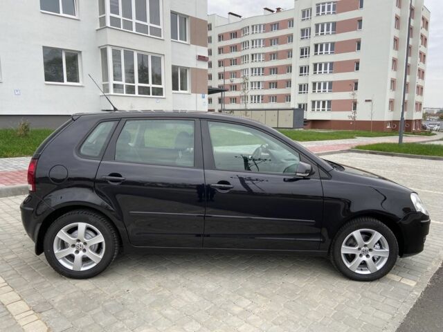 Чорний Фольксваген Поло, об'ємом двигуна 1.4 л та пробігом 217 тис. км за 5650 $, фото 4 на Automoto.ua