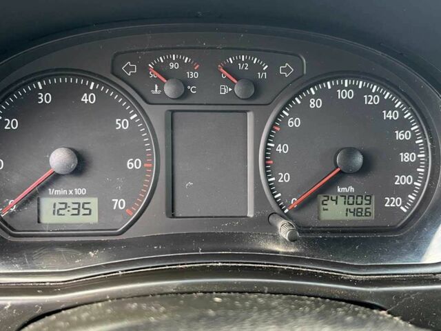 Чорний Фольксваген Поло, об'ємом двигуна 1.4 л та пробігом 247 тис. км за 4600 $, фото 9 на Automoto.ua