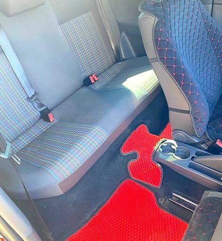 Черный Фольксваген Поло, объемом двигателя 1.2 л и пробегом 140 тыс. км за 4500 $, фото 6 на Automoto.ua