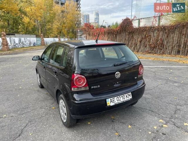 Черный Фольксваген Поло, объемом двигателя 1.4 л и пробегом 114 тыс. км за 6499 $, фото 6 на Automoto.ua