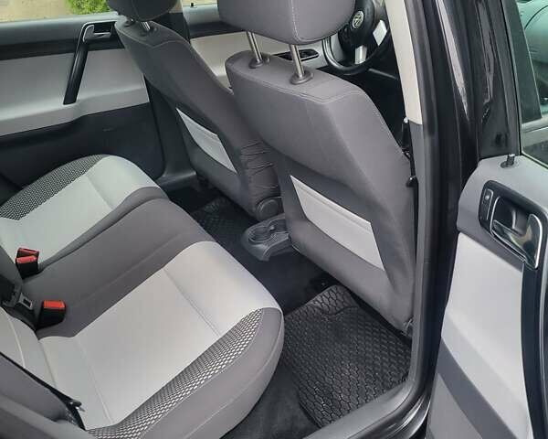 Чорний Фольксваген Поло, об'ємом двигуна 1.6 л та пробігом 185 тис. км за 5700 $, фото 19 на Automoto.ua