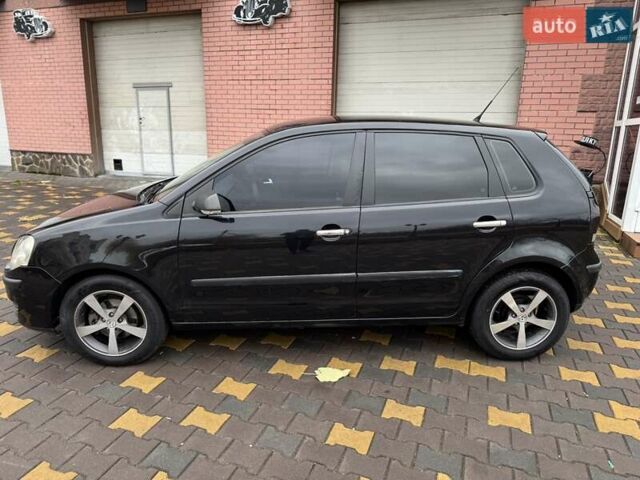 Черный Фольксваген Поло, объемом двигателя 1.4 л и пробегом 212 тыс. км за 4500 $, фото 9 на Automoto.ua