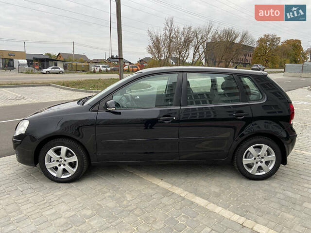 Чорний Фольксваген Поло, об'ємом двигуна 1.4 л та пробігом 218 тис. км за 5650 $, фото 3 на Automoto.ua