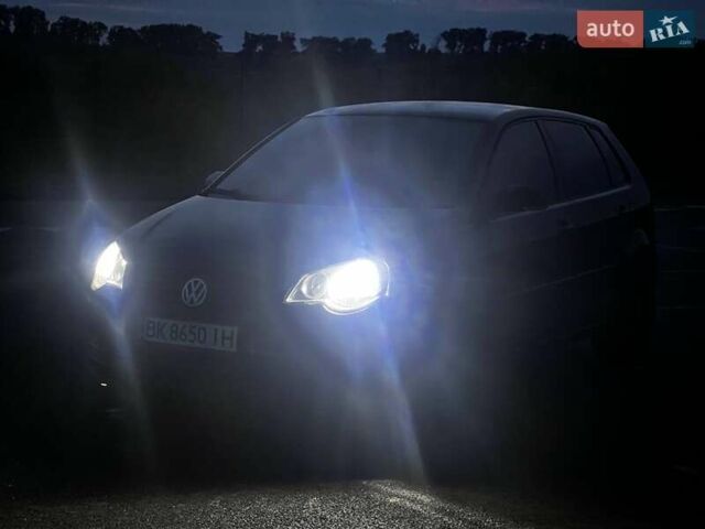 Черный Фольксваген Поло, объемом двигателя 1.4 л и пробегом 256 тыс. км за 4000 $, фото 51 на Automoto.ua