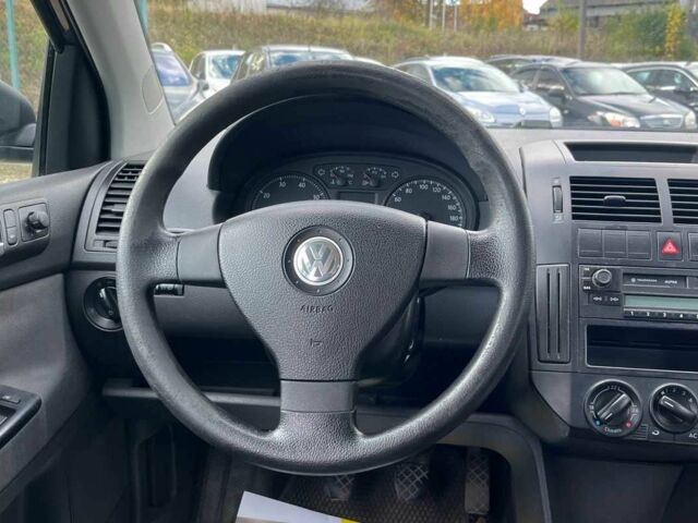 Чорний Фольксваген Поло, об'ємом двигуна 1.4 л та пробігом 247 тис. км за 4600 $, фото 8 на Automoto.ua