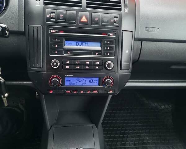 Чорний Фольксваген Поло, об'ємом двигуна 1.6 л та пробігом 185 тис. км за 5700 $, фото 24 на Automoto.ua