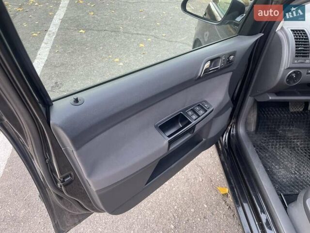 Черный Фольксваген Поло, объемом двигателя 1.4 л и пробегом 114 тыс. км за 6499 $, фото 12 на Automoto.ua