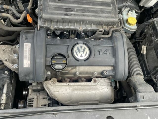 Чорний Фольксваген Поло, об'ємом двигуна 1.4 л та пробігом 114 тис. км за 6499 $, фото 2 на Automoto.ua