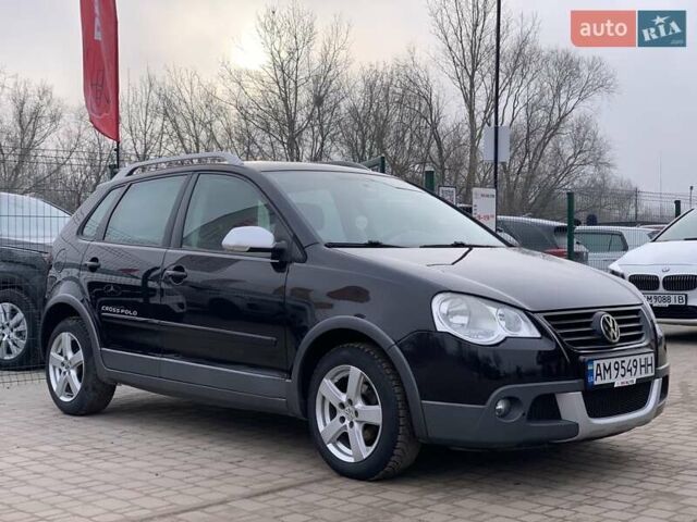 Черный Фольксваген Поло, объемом двигателя 1.4 л и пробегом 153 тыс. км за 6255 $, фото 4 на Automoto.ua