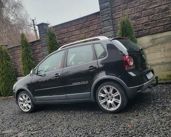 Чорний Фольксваген Поло, об'ємом двигуна 1.6 л та пробігом 185 тис. км за 5700 $, фото 6 на Automoto.ua