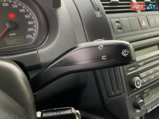 Черный Фольксваген Поло, объемом двигателя 1.4 л и пробегом 153 тыс. км за 6255 $, фото 40 на Automoto.ua