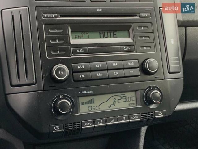 Черный Фольксваген Поло, объемом двигателя 1.4 л и пробегом 153 тыс. км за 6255 $, фото 43 на Automoto.ua