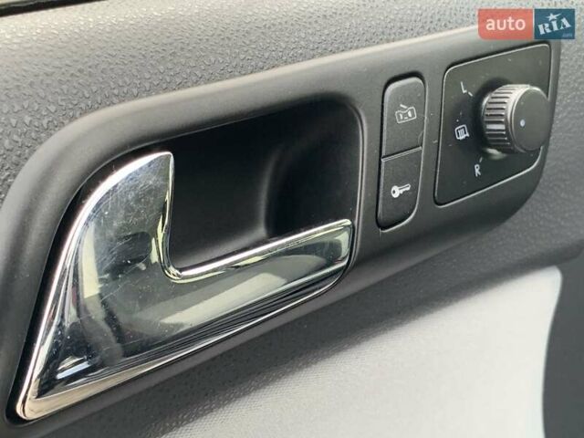 Черный Фольксваген Поло, объемом двигателя 1.4 л и пробегом 153 тыс. км за 6255 $, фото 37 на Automoto.ua