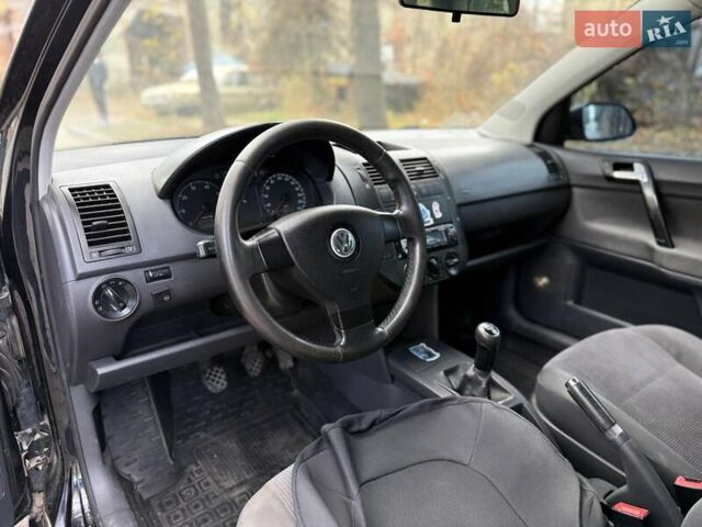 Чорний Фольксваген Поло, об'ємом двигуна 1.4 л та пробігом 327 тис. км за 3450 $, фото 12 на Automoto.ua