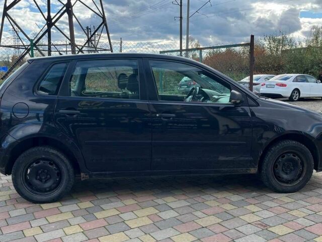 Чорний Фольксваген Поло, об'ємом двигуна 1.4 л та пробігом 247 тис. км за 4600 $, фото 6 на Automoto.ua