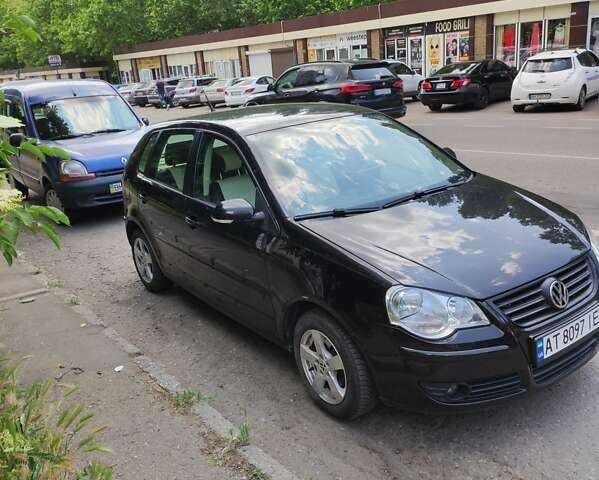 Чорний Фольксваген Поло, об'ємом двигуна 1.6 л та пробігом 185 тис. км за 6500 $, фото 4 на Automoto.ua