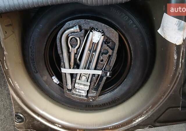 Черный Фольксваген Поло, объемом двигателя 1.4 л и пробегом 211 тыс. км за 4700 $, фото 11 на Automoto.ua