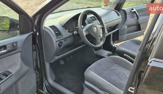 Черный Фольксваген Поло, объемом двигателя 1.6 л и пробегом 167 тыс. км за 5450 $, фото 10 на Automoto.ua