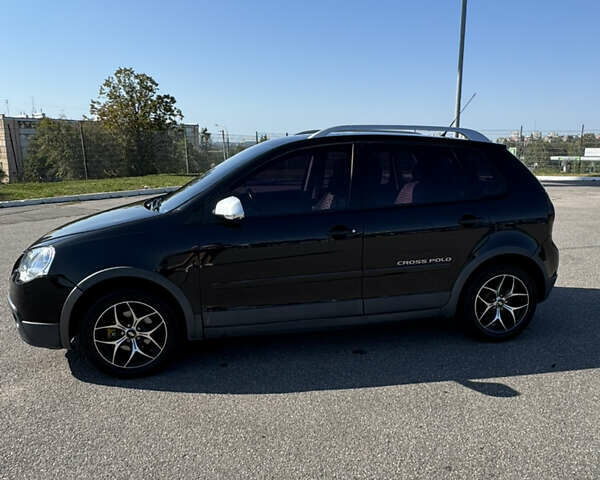 Черный Фольксваген Поло, объемом двигателя 1.42 л и пробегом 273 тыс. км за 5600 $, фото 1 на Automoto.ua