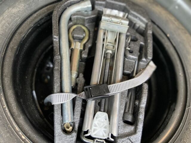 Чорний Фольксваген Поло, об'ємом двигуна 1.4 л та пробігом 217 тис. км за 5650 $, фото 9 на Automoto.ua