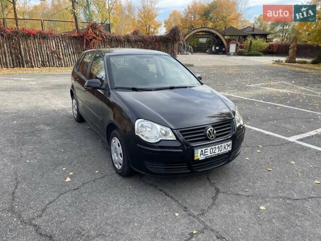 Черный Фольксваген Поло, объемом двигателя 1.4 л и пробегом 114 тыс. км за 6499 $, фото 2 на Automoto.ua