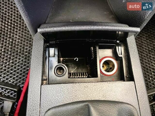 Черный Фольксваген Поло, объемом двигателя 1.4 л и пробегом 256 тыс. км за 4000 $, фото 21 на Automoto.ua