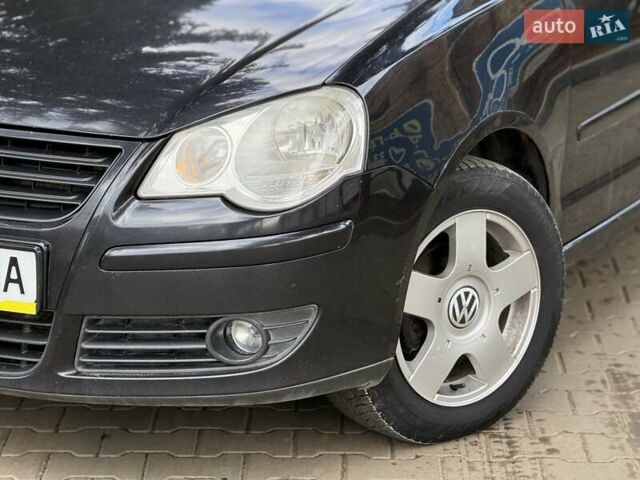 Чорний Фольксваген Поло, об'ємом двигуна 1.4 л та пробігом 327 тис. км за 3450 $, фото 1 на Automoto.ua