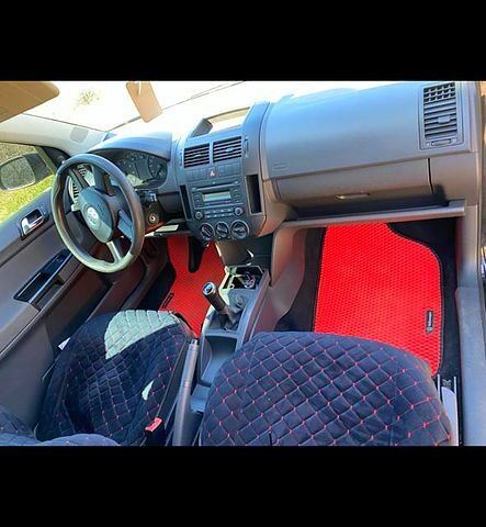 Черный Фольксваген Поло, объемом двигателя 1.2 л и пробегом 140 тыс. км за 4500 $, фото 5 на Automoto.ua