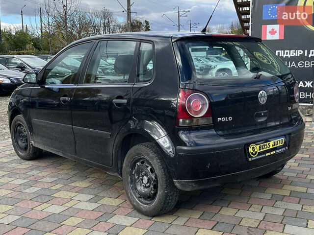 Черный Фольксваген Поло, объемом двигателя 1.39 л и пробегом 247 тыс. км за 4600 $, фото 4 на Automoto.ua
