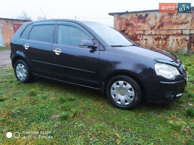 Черный Фольксваген Поло, объемом двигателя 1.39 л и пробегом 340 тыс. км за 4000 $, фото 10 на Automoto.ua