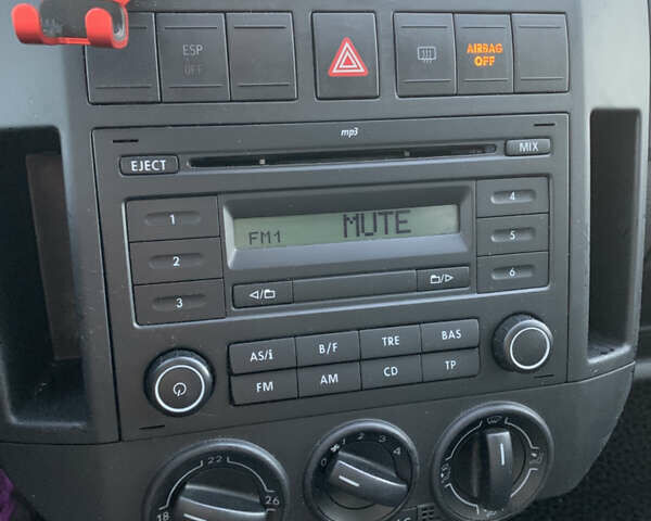 Черный Фольксваген Поло, объемом двигателя 1.4 л и пробегом 190 тыс. км за 6999 $, фото 35 на Automoto.ua