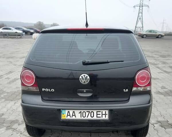 Черный Фольксваген Поло, объемом двигателя 1.4 л и пробегом 190 тыс. км за 9662 $, фото 5 на Automoto.ua