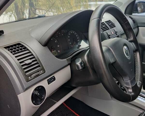 Черный Фольксваген Поло, объемом двигателя 1.4 л и пробегом 170 тыс. км за 5900 $, фото 13 на Automoto.ua