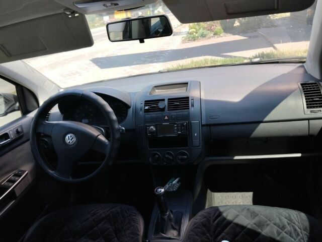 Чорний Фольксваген Поло, об'ємом двигуна 1.4 л та пробігом 250 тис. км за 4150 $, фото 2 на Automoto.ua