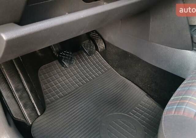 Черный Фольксваген Поло, объемом двигателя 1.4 л и пробегом 211 тыс. км за 4700 $, фото 15 на Automoto.ua