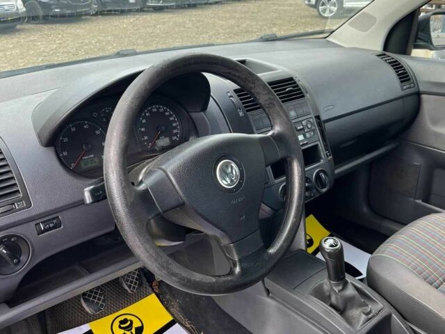 Чорний Фольксваген Поло, об'ємом двигуна 1.4 л та пробігом 247 тис. км за 4600 $, фото 12 на Automoto.ua