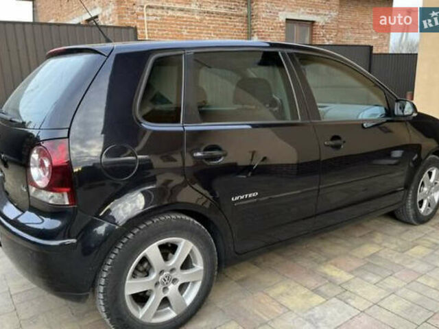 Черный Фольксваген Поло, объемом двигателя 1.4 л и пробегом 230 тыс. км за 5499 $, фото 3 на Automoto.ua