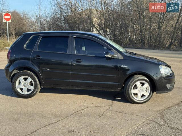 Черный Фольксваген Поло, объемом двигателя 1.6 л и пробегом 214 тыс. км за 6750 $, фото 36 на Automoto.ua