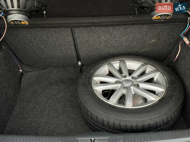 Черный Фольксваген Поло, объемом двигателя 1.6 л и пробегом 147 тыс. км за 6799 $, фото 98 на Automoto.ua