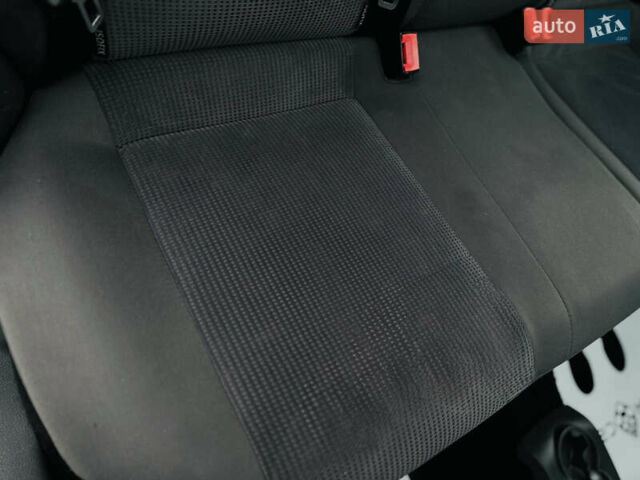 Черный Фольксваген Поло, объемом двигателя 1.6 л и пробегом 147 тыс. км за 6799 $, фото 85 на Automoto.ua