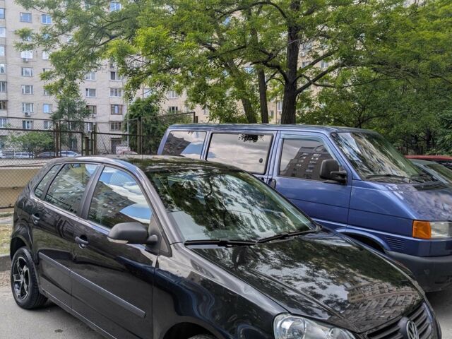 Черный Фольксваген Поло, объемом двигателя 1.4 л и пробегом 180 тыс. км за 6000 $, фото 1 на Automoto.ua